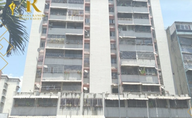 Los Caobos Torre "B"